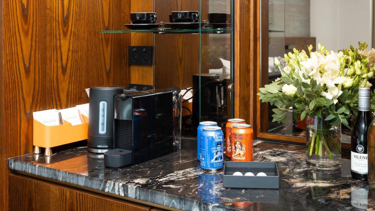 Horizon By Skycity Auckland Exterior foto A Nespresso coffee machine in a hotel room