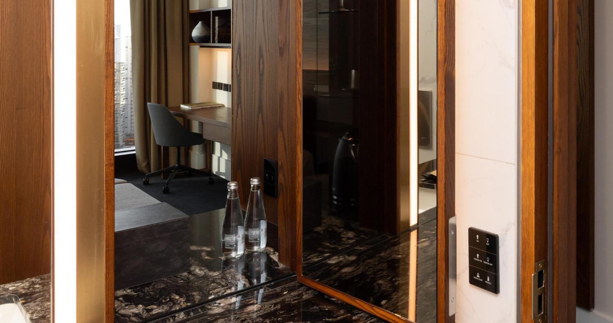 Horizon By Skycity Auckland Exterior foto A mirror in a hotel room
